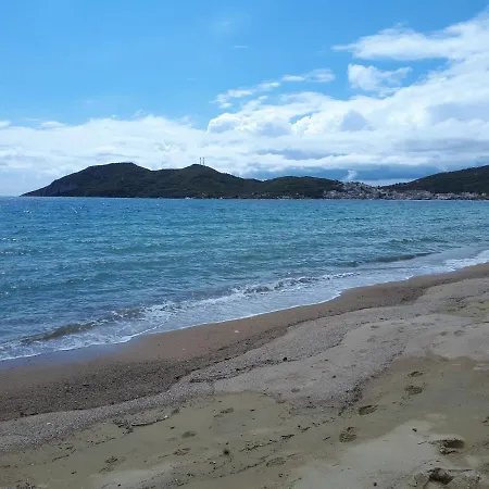 Iraklitsa Bay Semesterbostad *